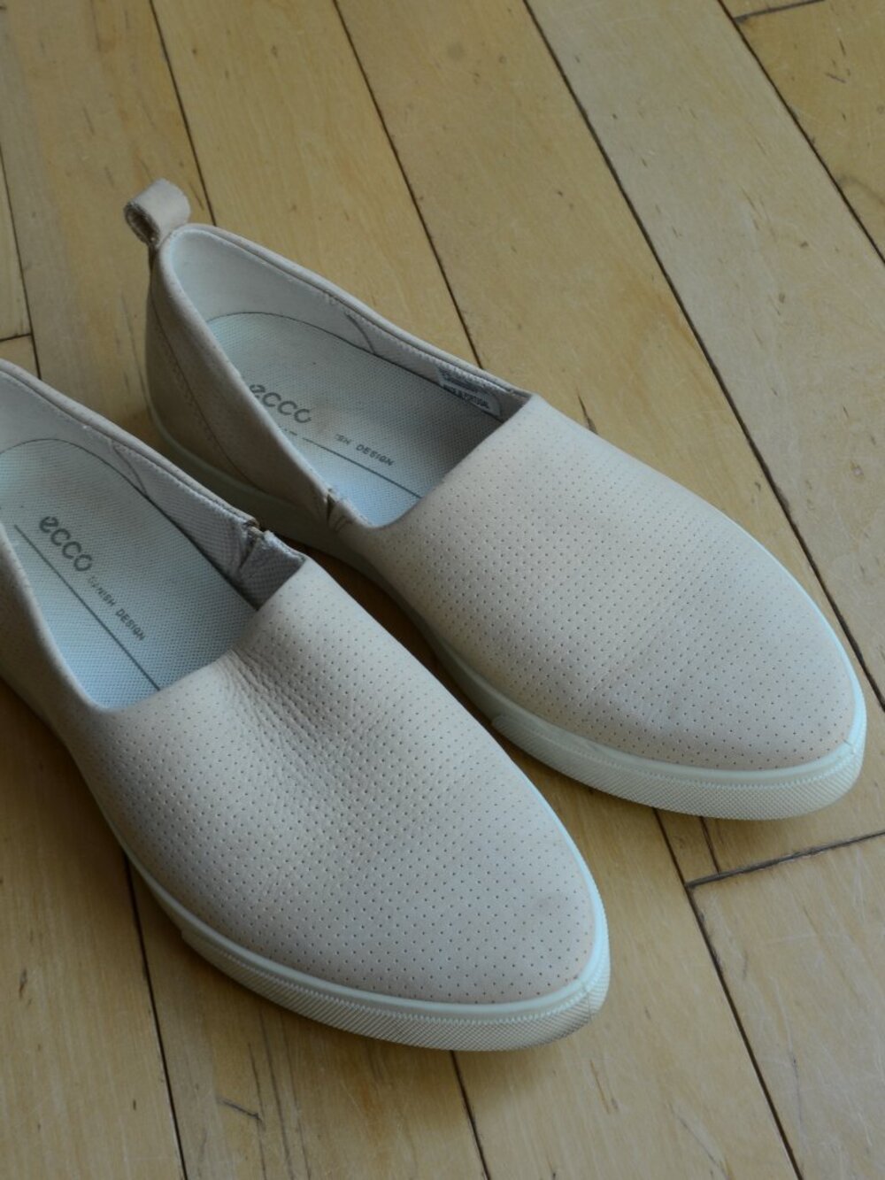 ECCO Gillian Casual Slip On sneakers Size US 7